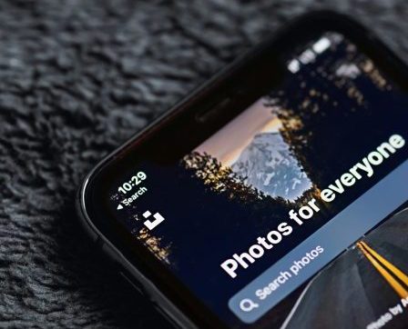 https://unsplash.com/photos/black-iphone-4-on-black-textile-nkb5BaISGFg?utm_content=creditShareLink&utm_medium=referral&utm_source=unsplash