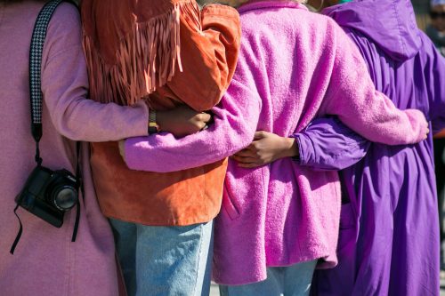 https://unsplash.com/photos/four-person-holding-each-others-waist-at-daytime-0aMMMUjiiEQ?utm_content=creditShareLink&utm_medium=referral&utm_source=unsplash