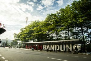 https://unsplash.com/photos/the-city-sign-welcomes-visitors-to-bandung-kR3B5nwgEDM?utm_content=creditShareLink&utm_medium=referral&utm_source=unsplash