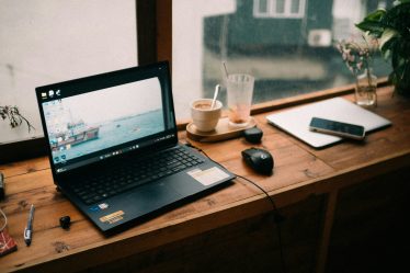 https://unsplash.com/photos/a-laptop-computer-sitting-on-top-of-a-wooden-desk-v6vxTvqeVuo?utm_content=creditShareLink&utm_medium=referral&utm_source=unsplash remoterocketship