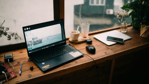 https://unsplash.com/photos/a-laptop-computer-sitting-on-top-of-a-wooden-desk-v6vxTvqeVuo?utm_content=creditShareLink&utm_medium=referral&utm_source=unsplash remoterocketship